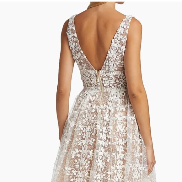 Bronx and Banco Megan Sleeveless V-Neck Lace Gown - Picture 4 of 5